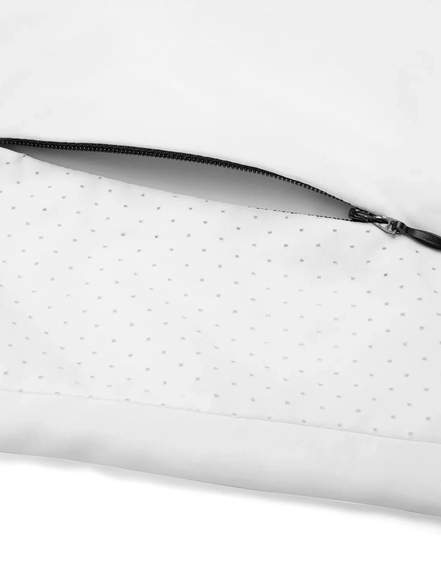 Close-up of collar and zip details on VÉRON Arc de Triomphe jacket 1.