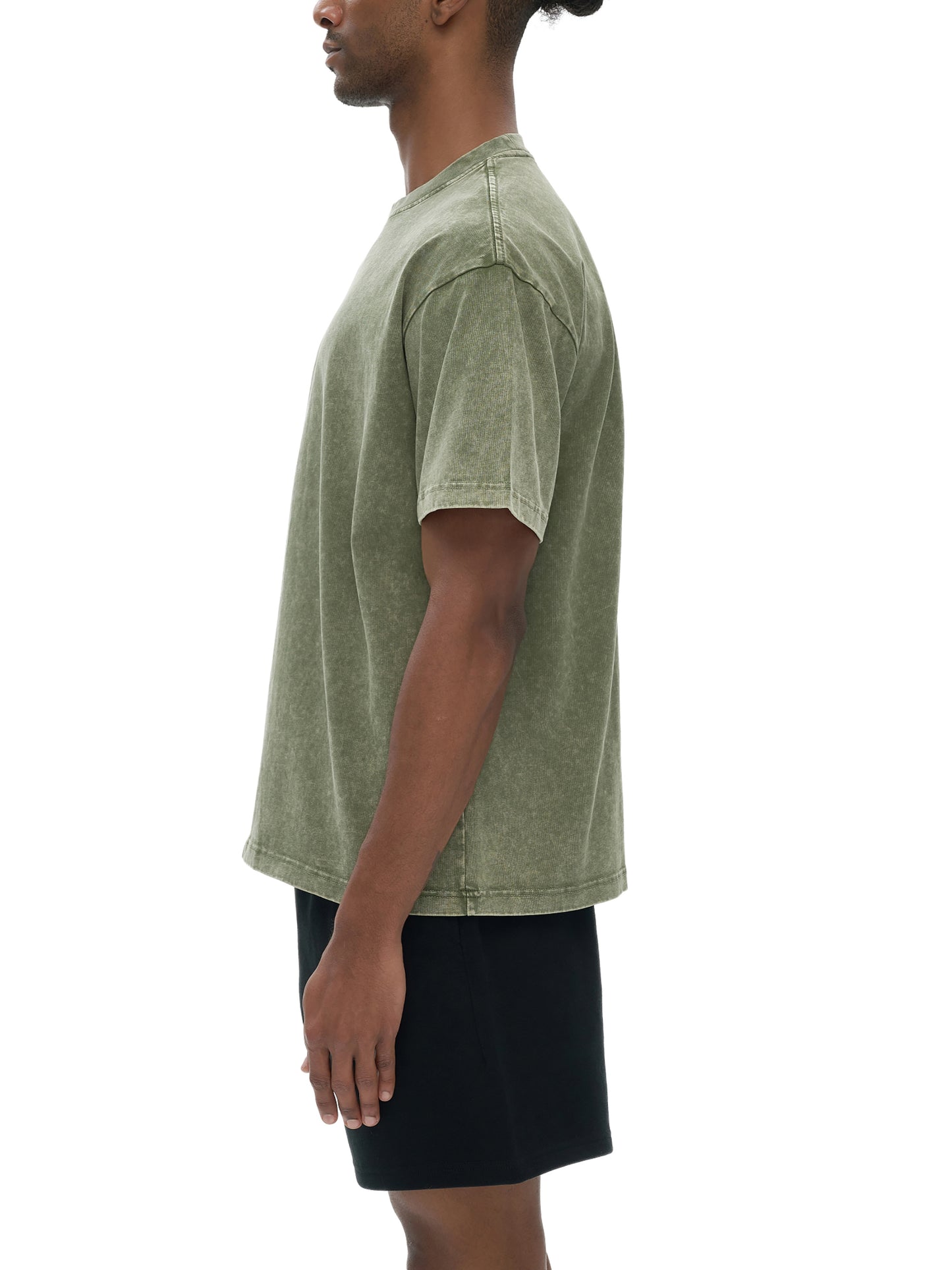 Model styling VÉRON Rue de Breteuil unisex designer streetwear shirt 3