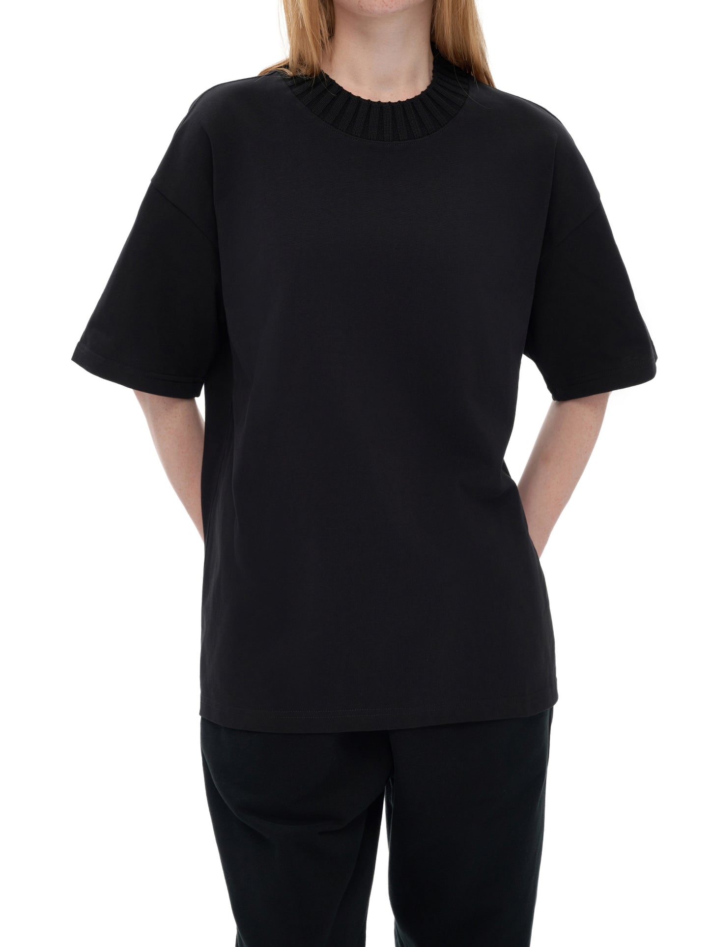 Model wearing VÉRON Paris-inspired knitted shirt streetwear style 5