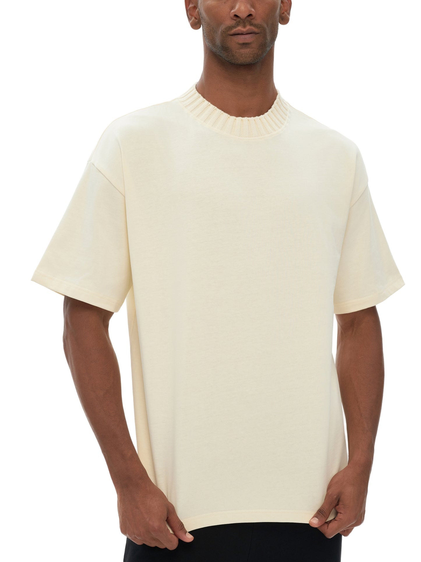 Model wearing VÉRON Paris-inspired knitted shirt streetwear style 2