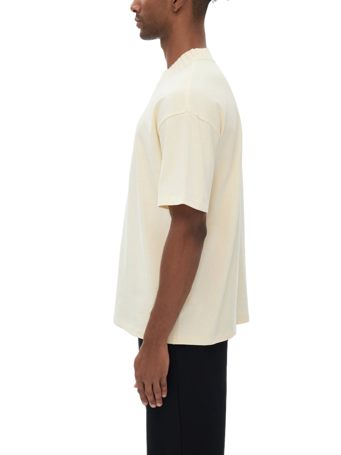 Model wearing Rue Royale shirt with clean streetwear fit 1.