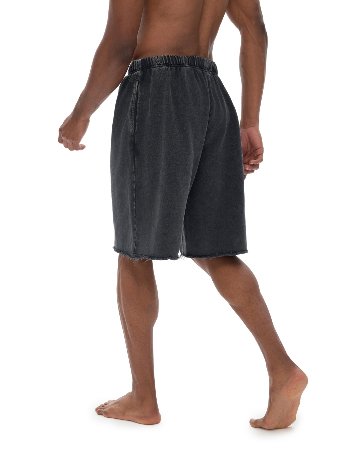 Model styling VÉRON Boulevard Montparnasse shorts 3