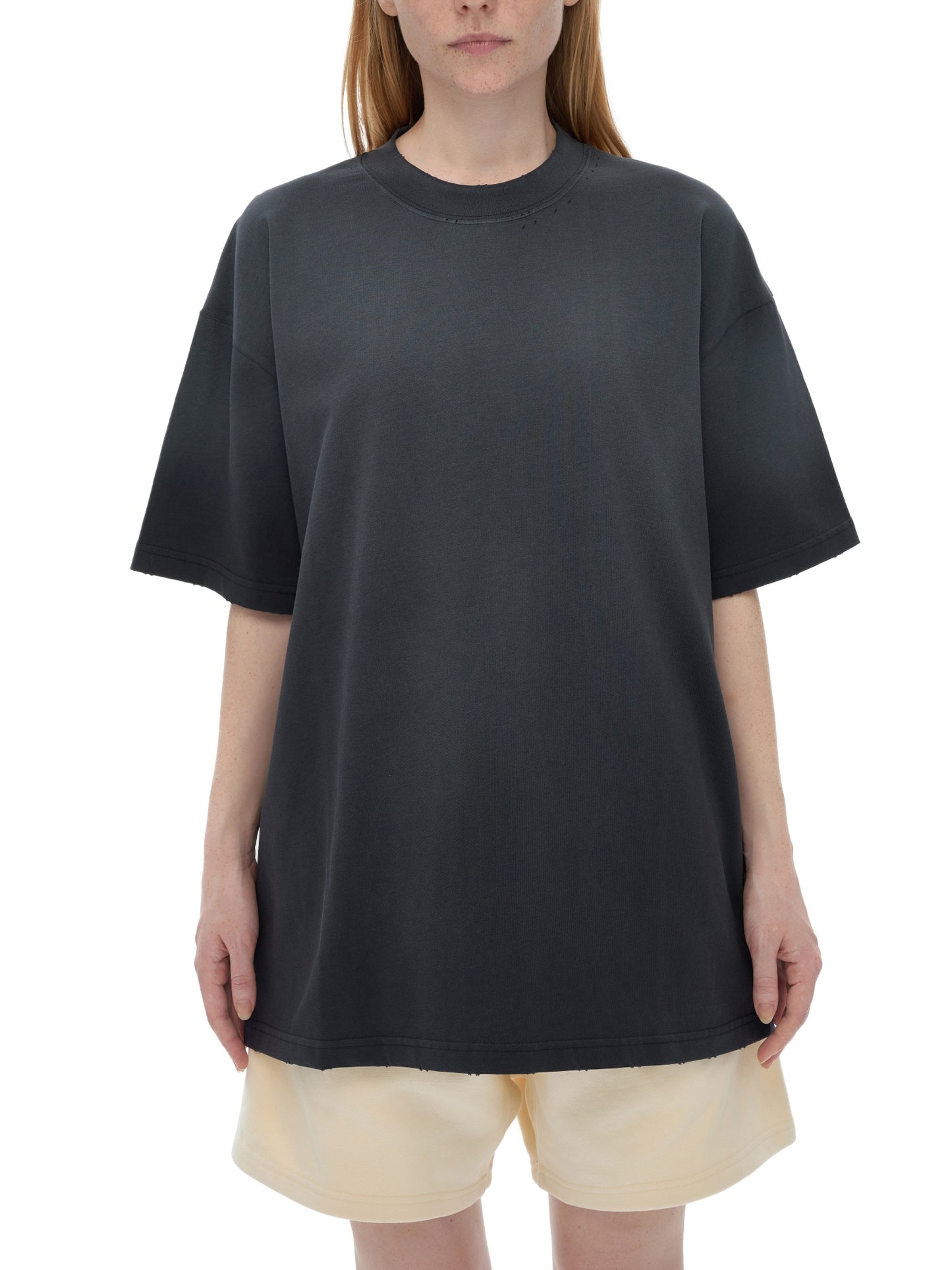 Model styling VÉRON Jouffroy vintage streetwear T-shirt 4