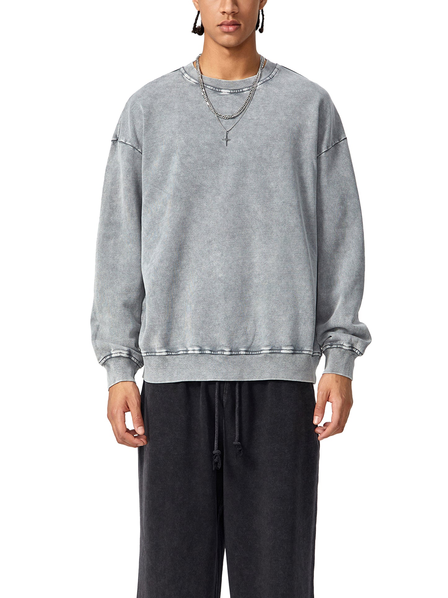 Streetwear model styling VÉRON Héritage Platine sweatshirt 3