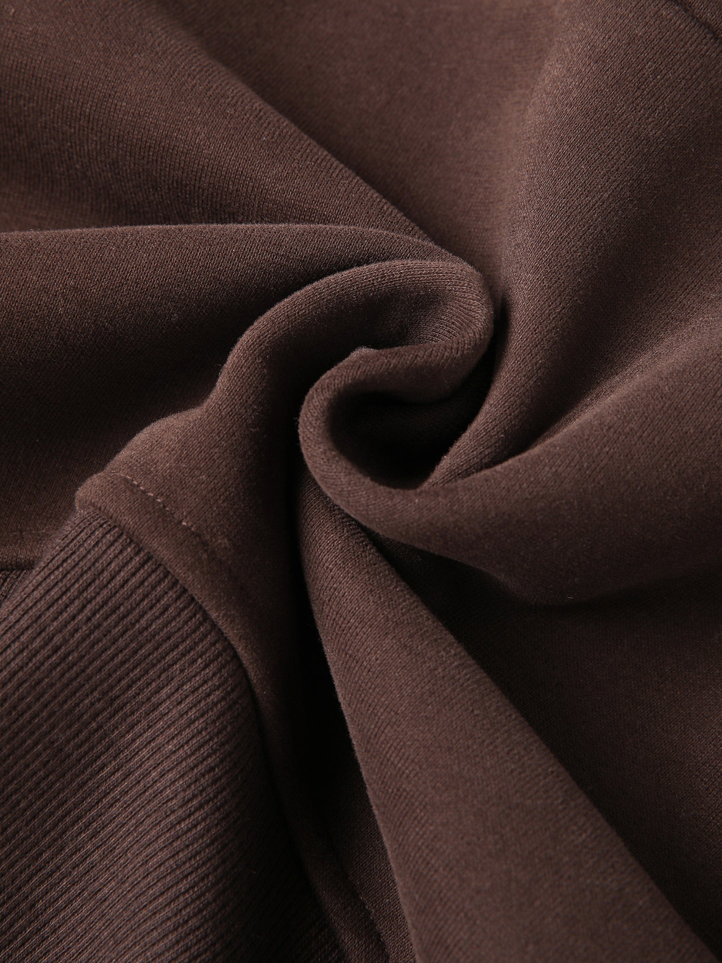 Close-up of zipper and fabric texture on VÉRON Medeline women's hoodie 8.