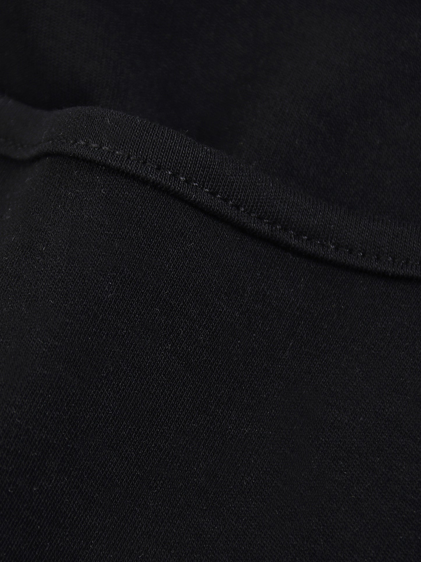 Elegant and modern French-themed tee by VÉRON for women.