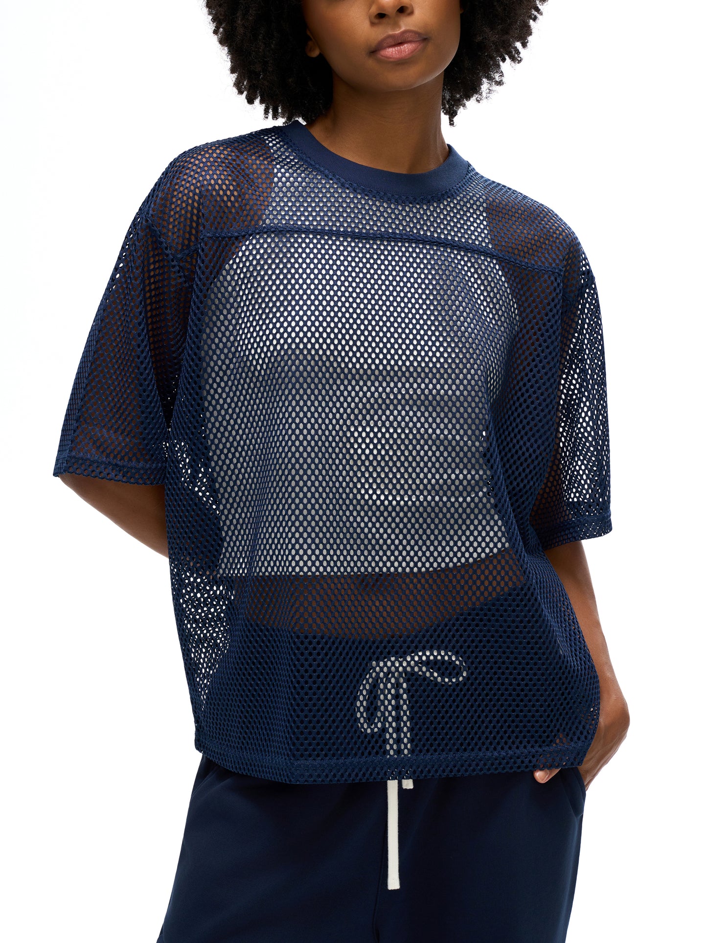 Model styling VÉRON Avenue des Tilleuls unisex designer T-shirt 6