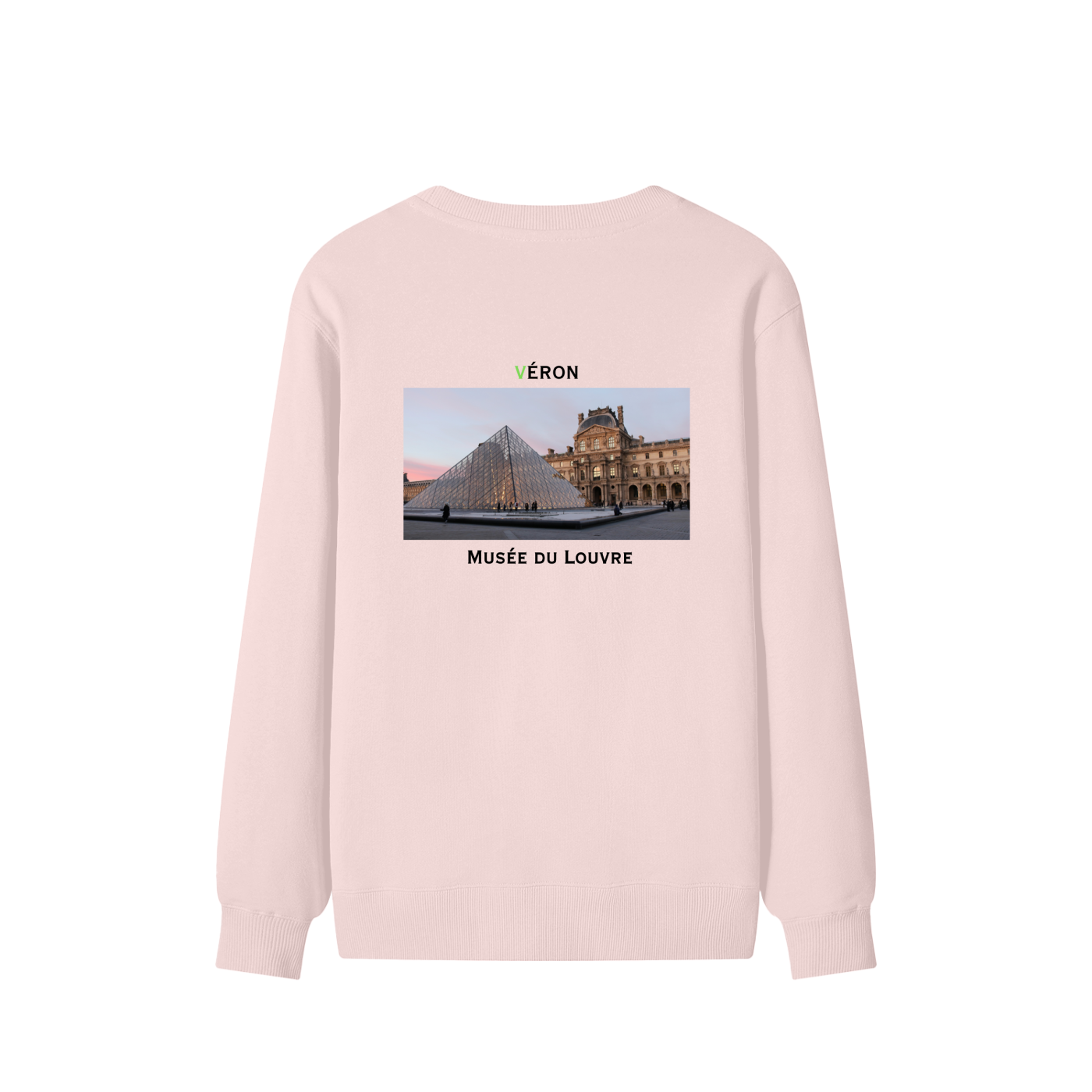 Model wearing VÉRON Musée du Louvre sweatshirt in streetwear style 2