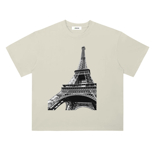 Model styling VÉRON Paris-inspired streetwear T-shirt 1