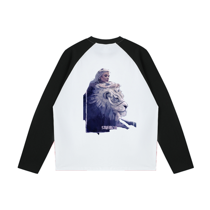 Model styling VÉRON La Fille long sleeve in casual urban outfit 4