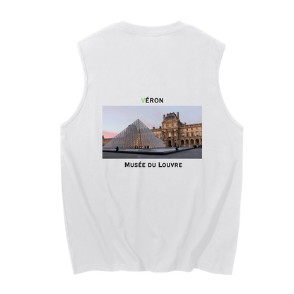 Model wearing VÉRON Musée du Louvre tank top in streetwear style 2