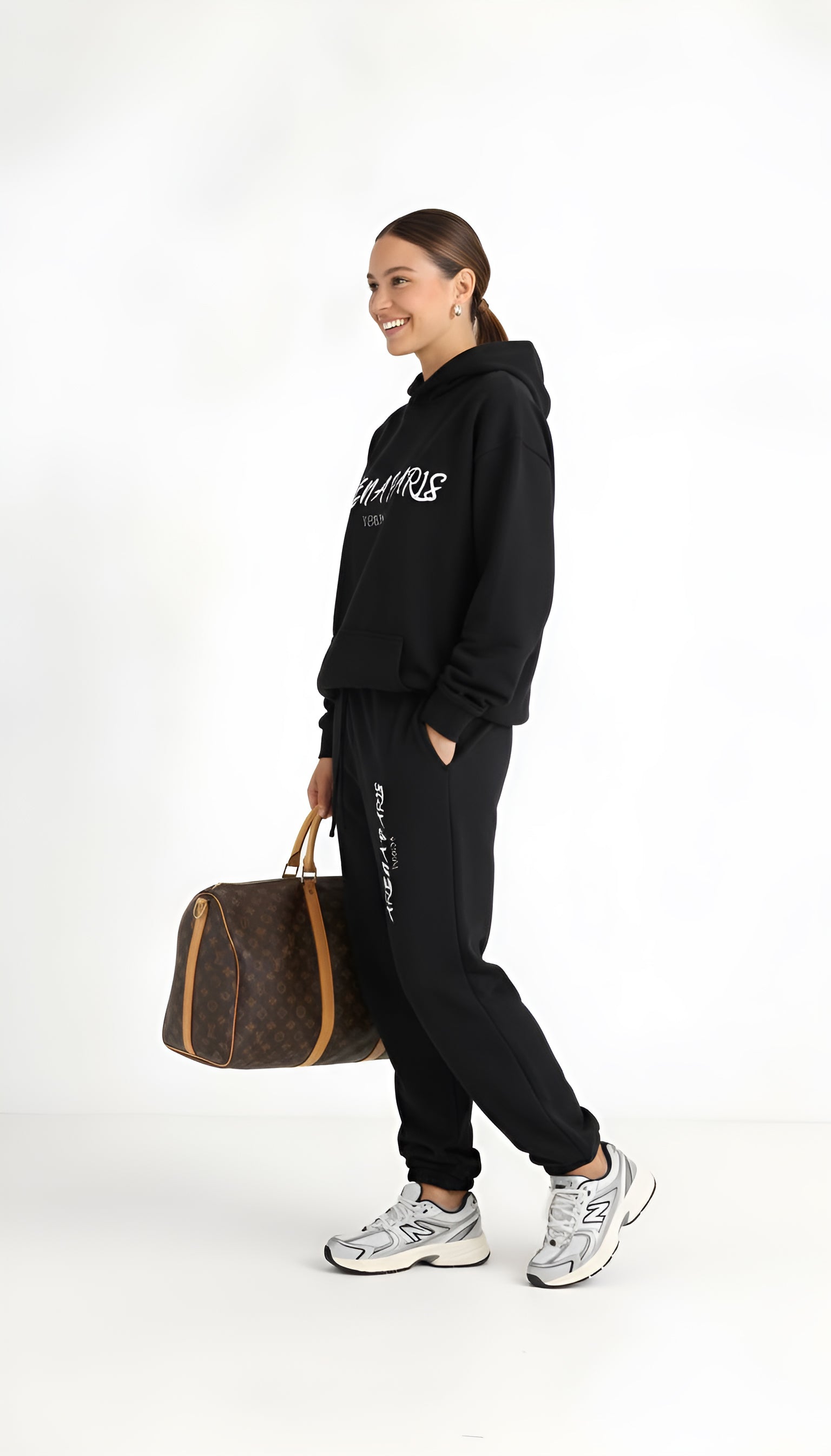 Luxury unisex sweatpants for men and women by VÉRON 9