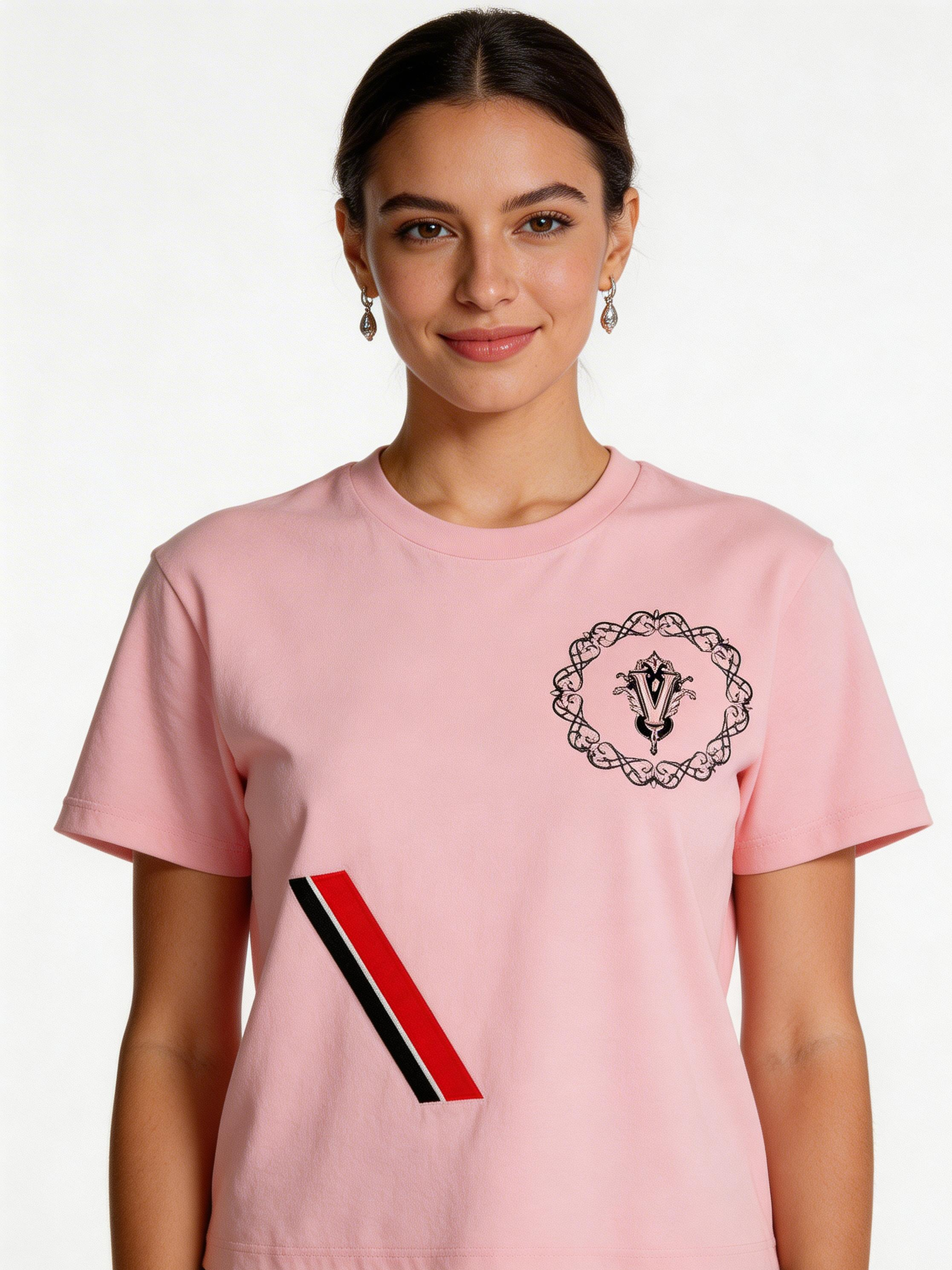 VÉRON Mayfair unisex t-shirt front view on model 1