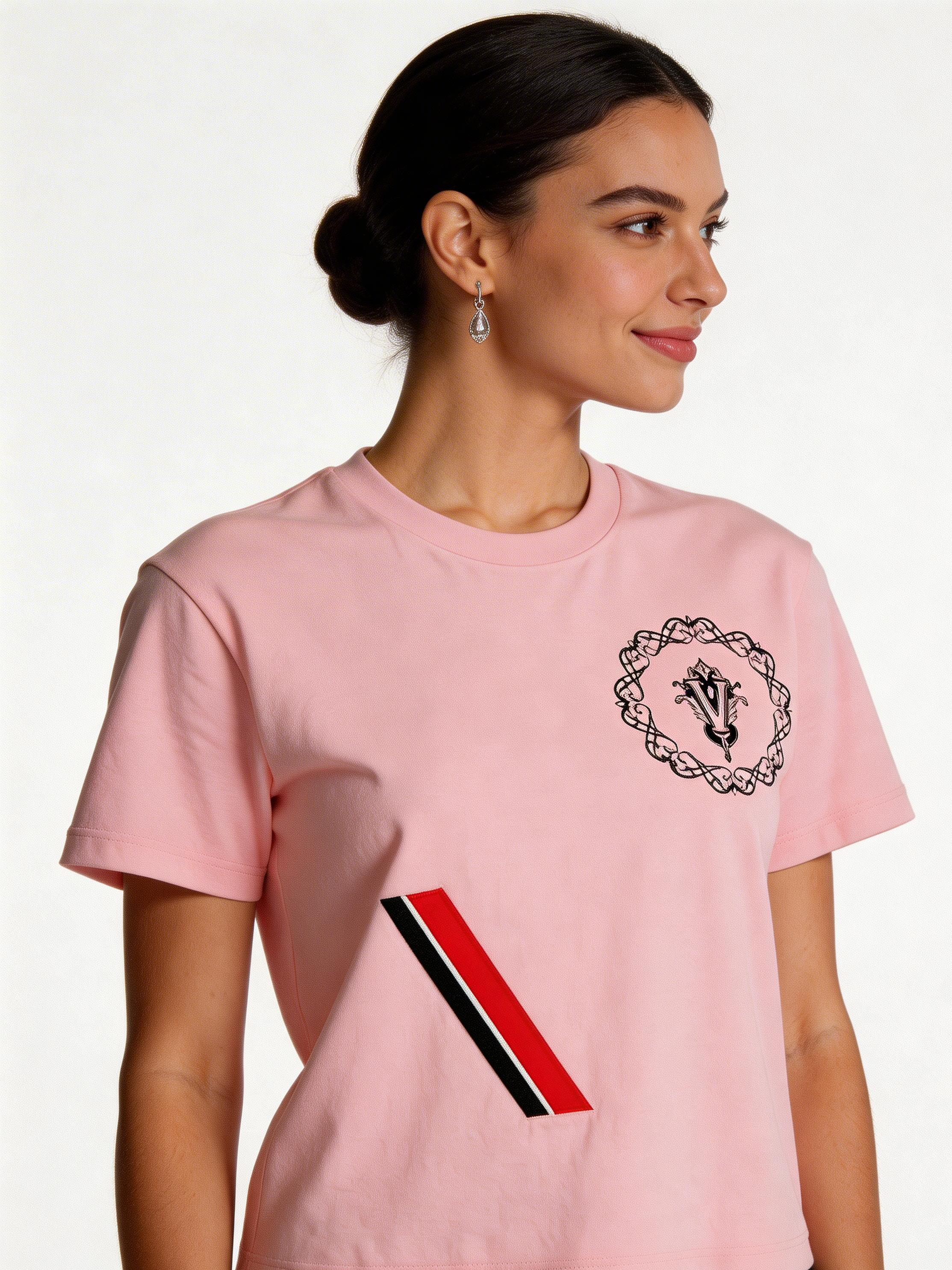 VÉRON Mayfair unisex t-shirt front view on model 3