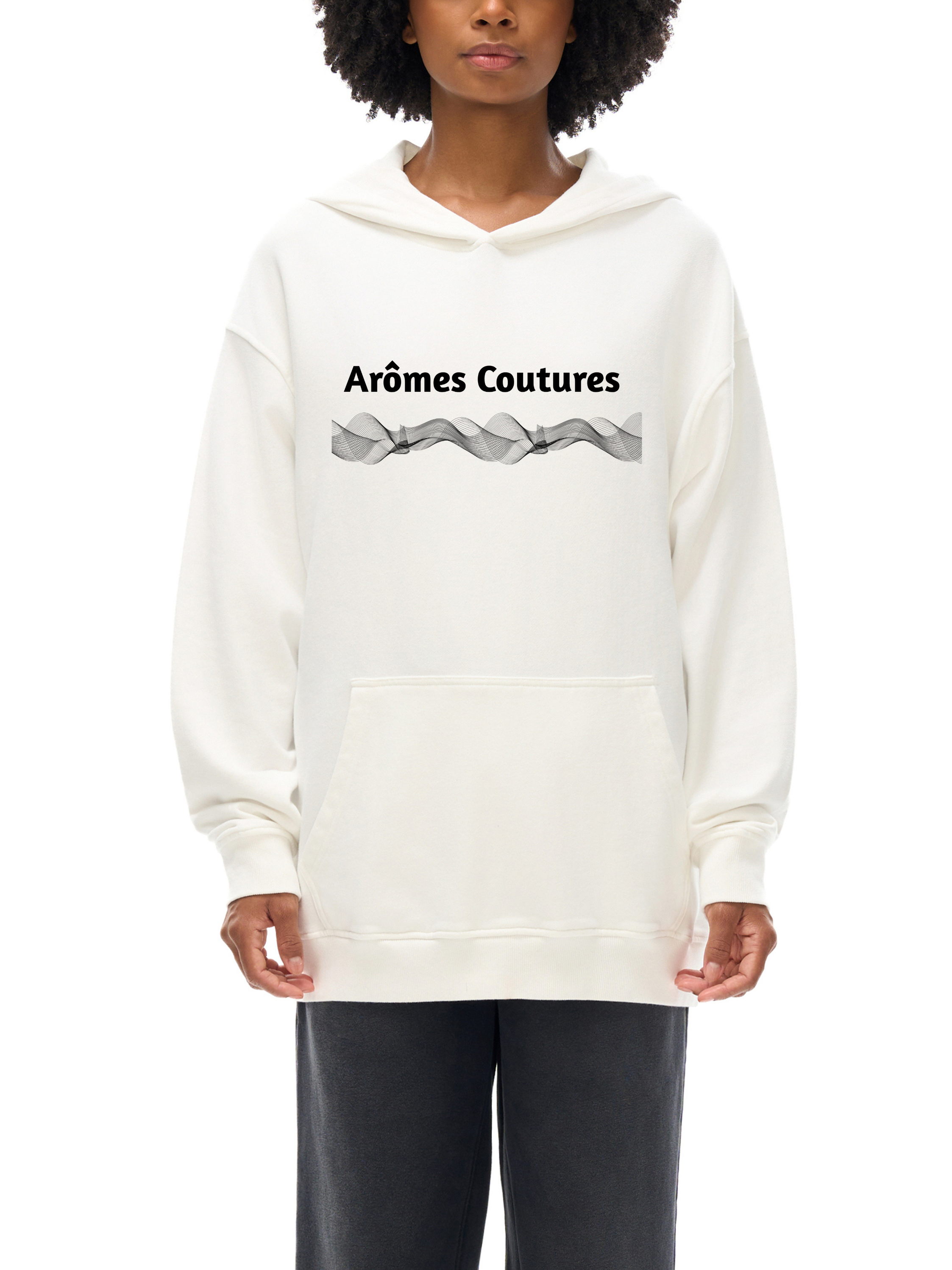 “VÉRON oversized hoodie close-up logo detail” 1