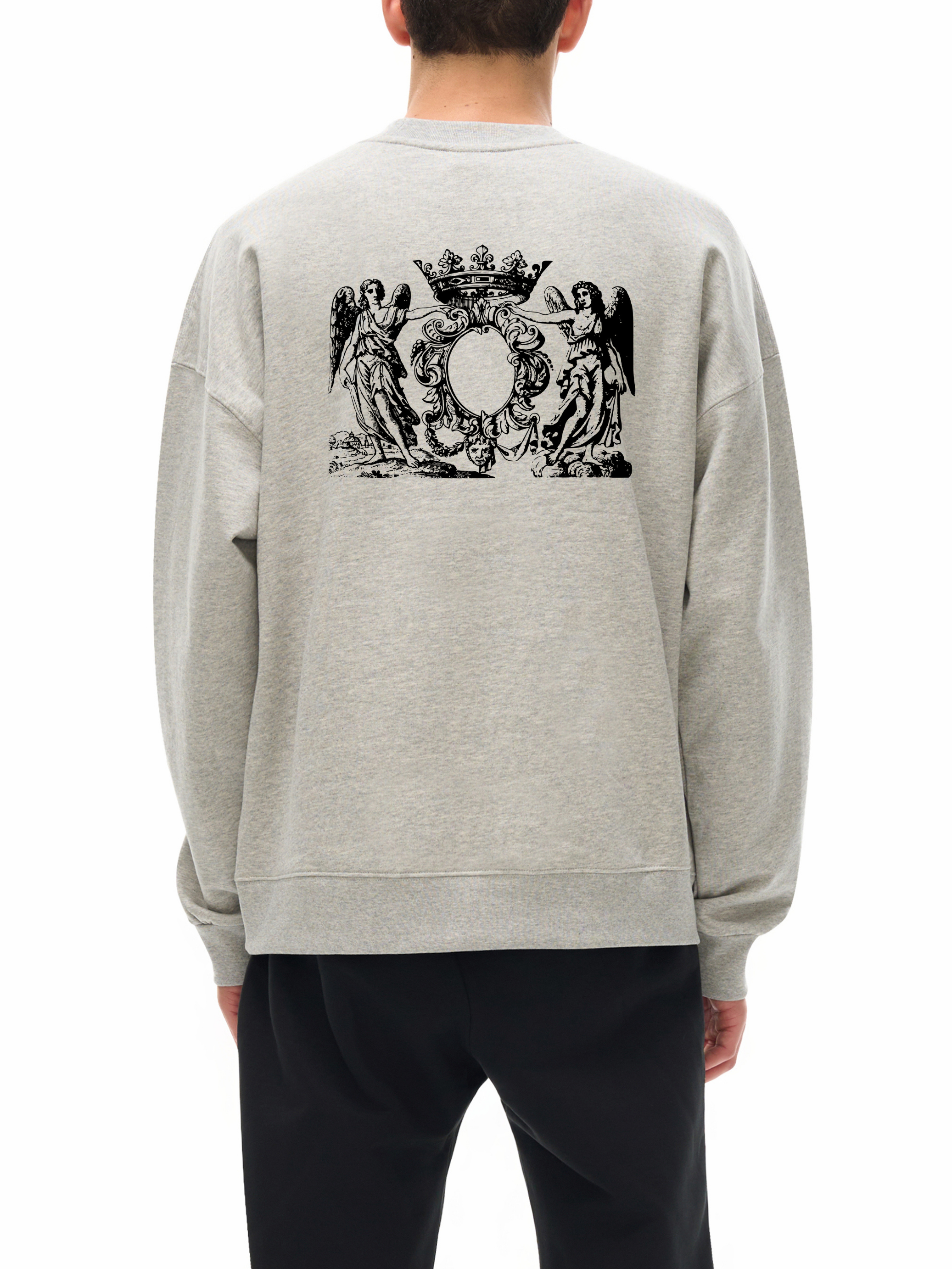 Fashion model wearing VÉRON Le Paradis Couronneux Sweatshirt 3