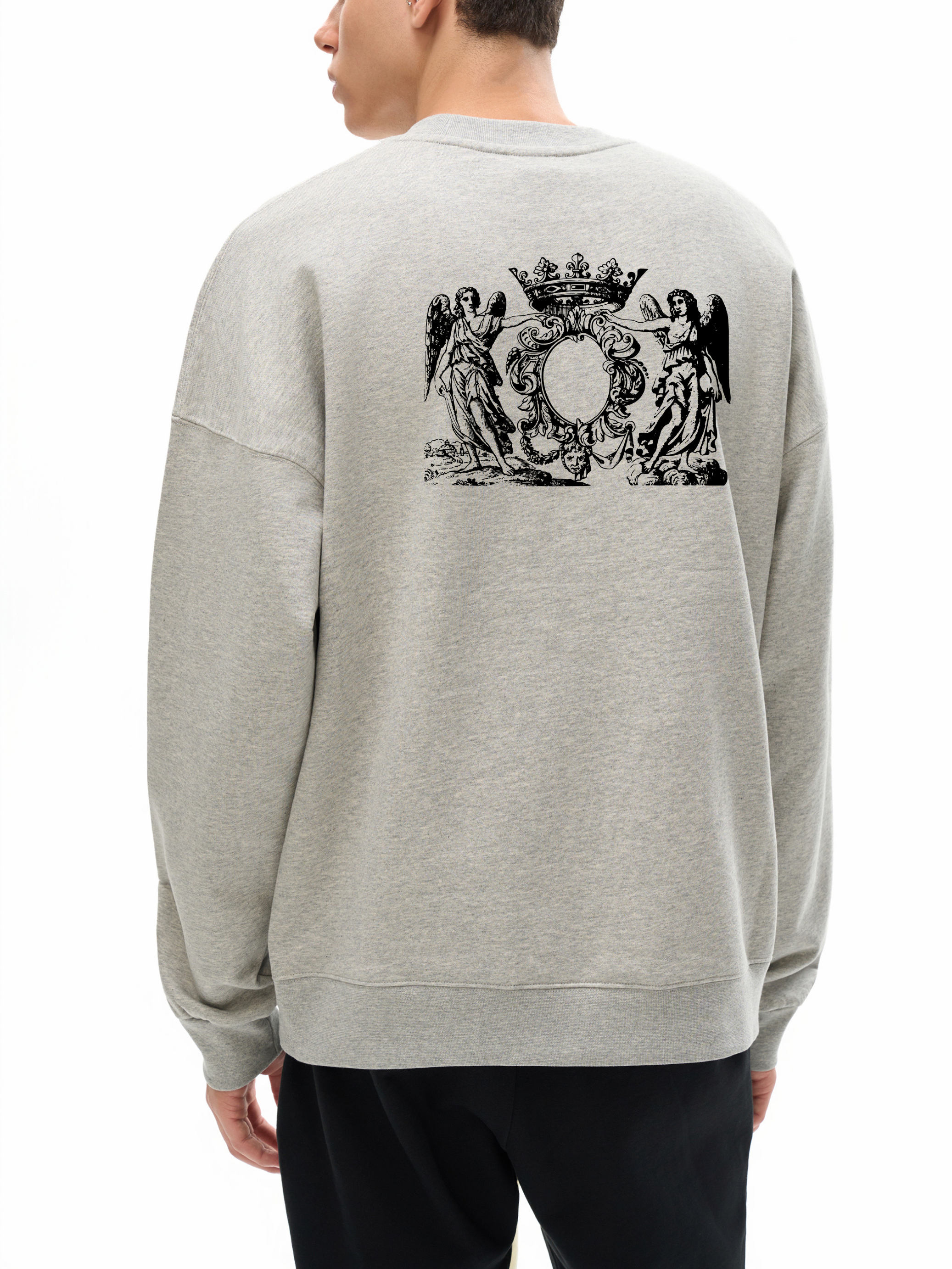 Fashion model wearing VÉRON Le Paradis Couronneux Sweatshirt 1