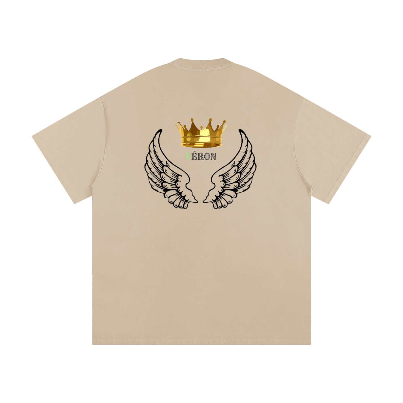 Model styling VÉRON Majesté Dorée streetwear T-shirt with urban outfit 6