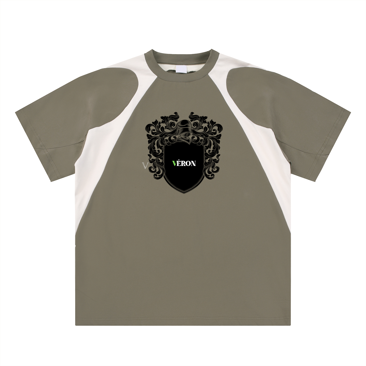 Model wearing VÉRON Le Monarque premium tee 3