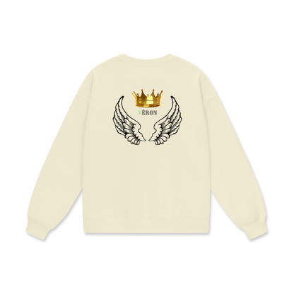 Model styling VÉRON oversized sweater in urban streetwear look 3