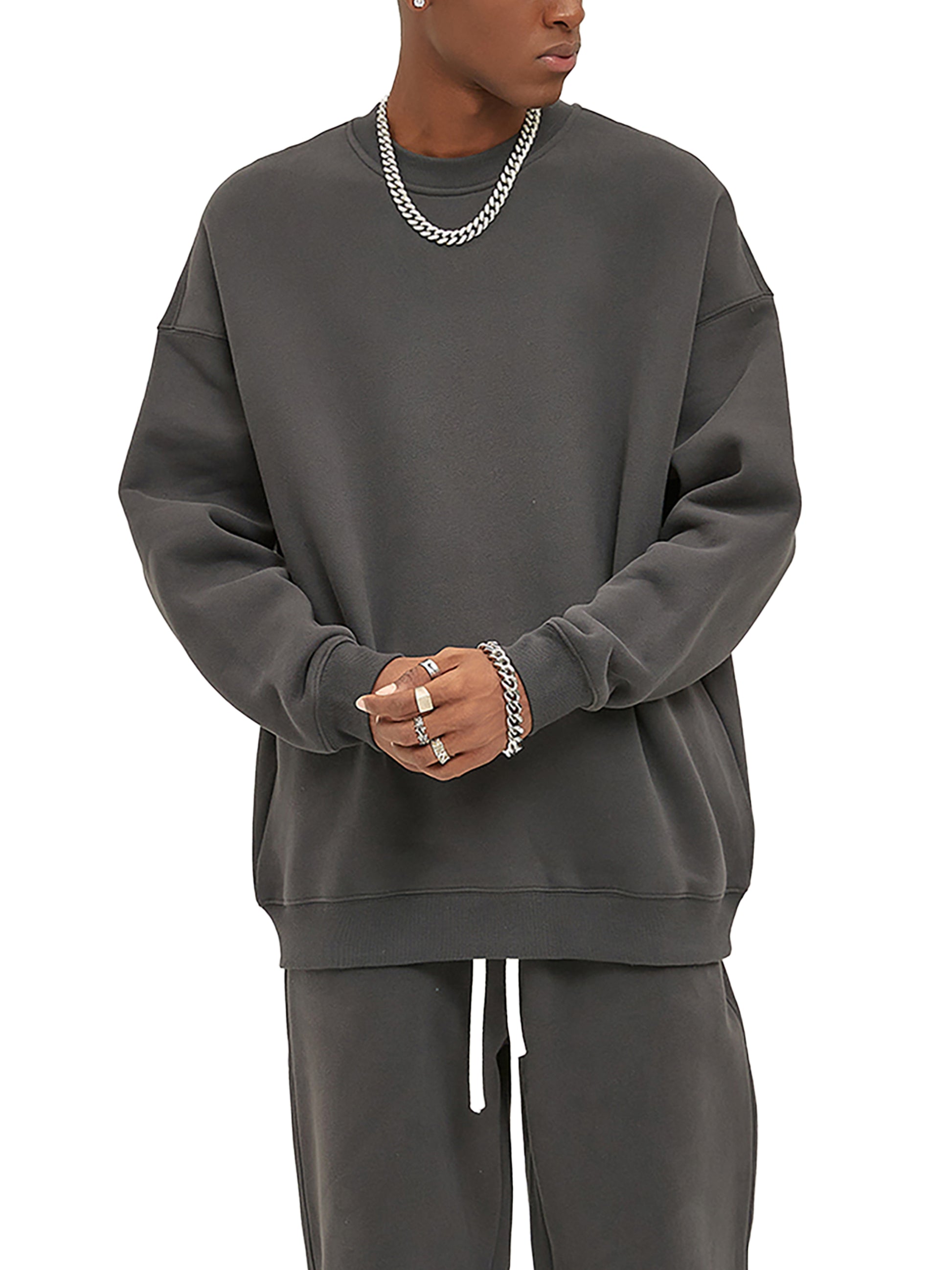 Model wearing VÉRON Musée du Louvre luxury streetwear sweater 1