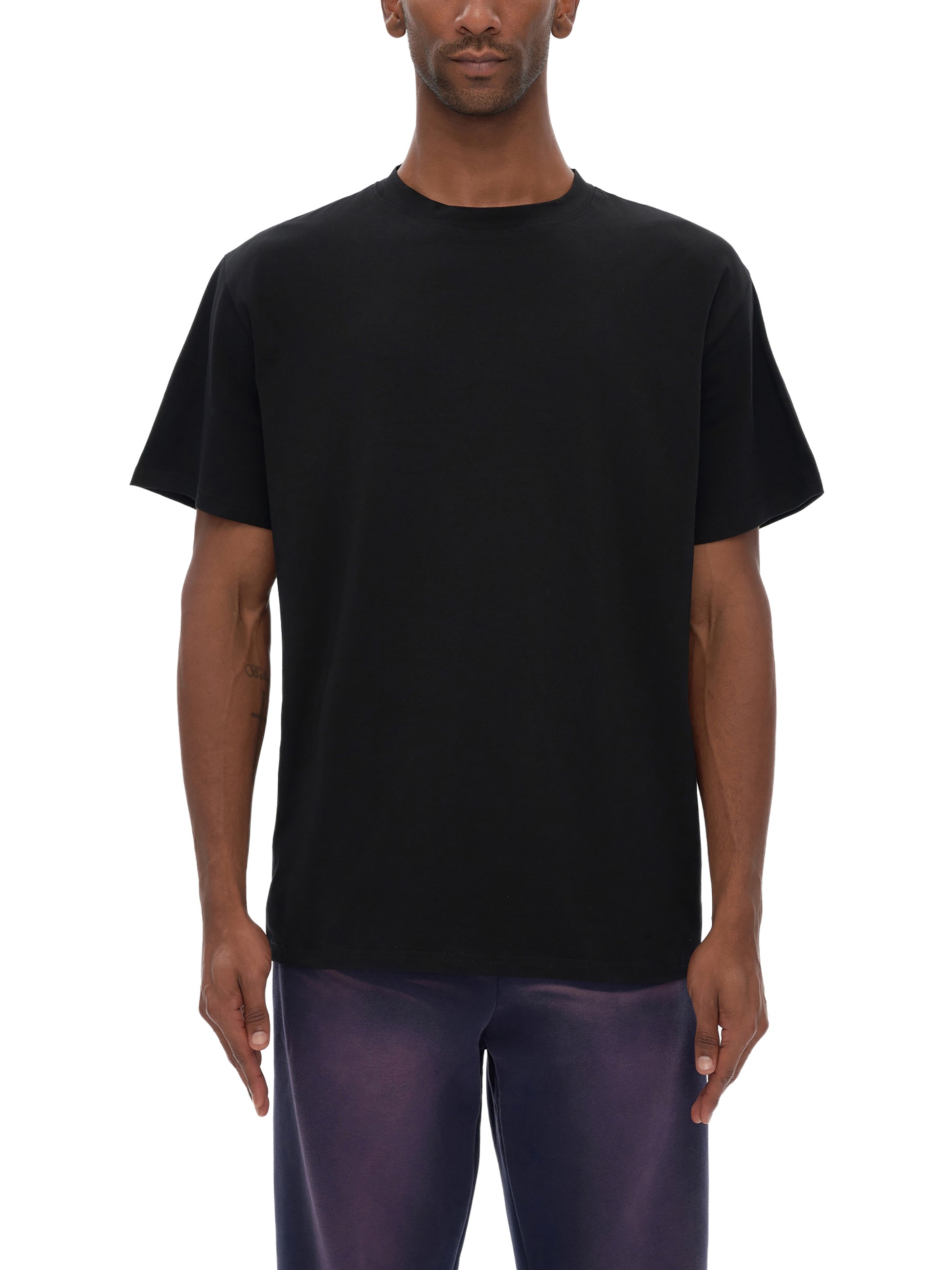 Male model styling VÉRON Musée du Louvre designer graphic tee 3