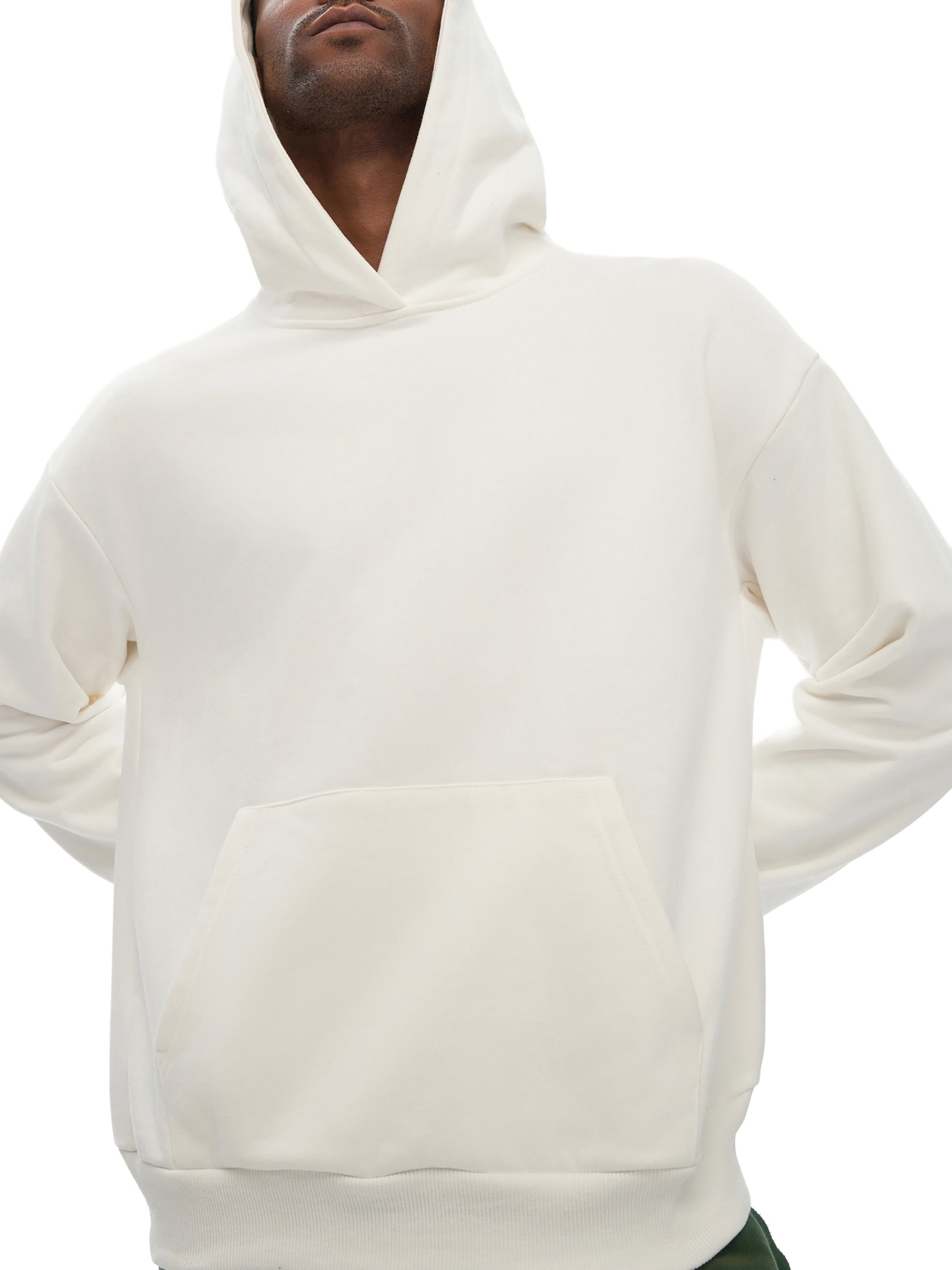 Model styling VÉRON Crème de Luxe premium streetwear hoodie 3