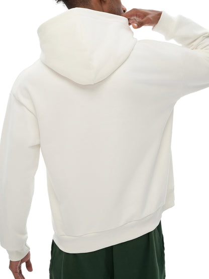 Model styling VÉRON Crème de Luxe premium streetwear hoodie 2