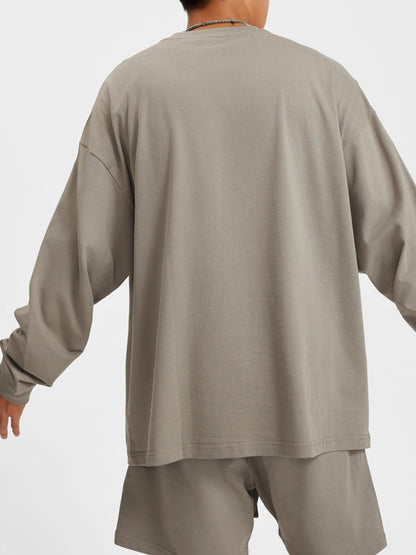 Confident streetwear look in VÉRON PARIS shirt 3