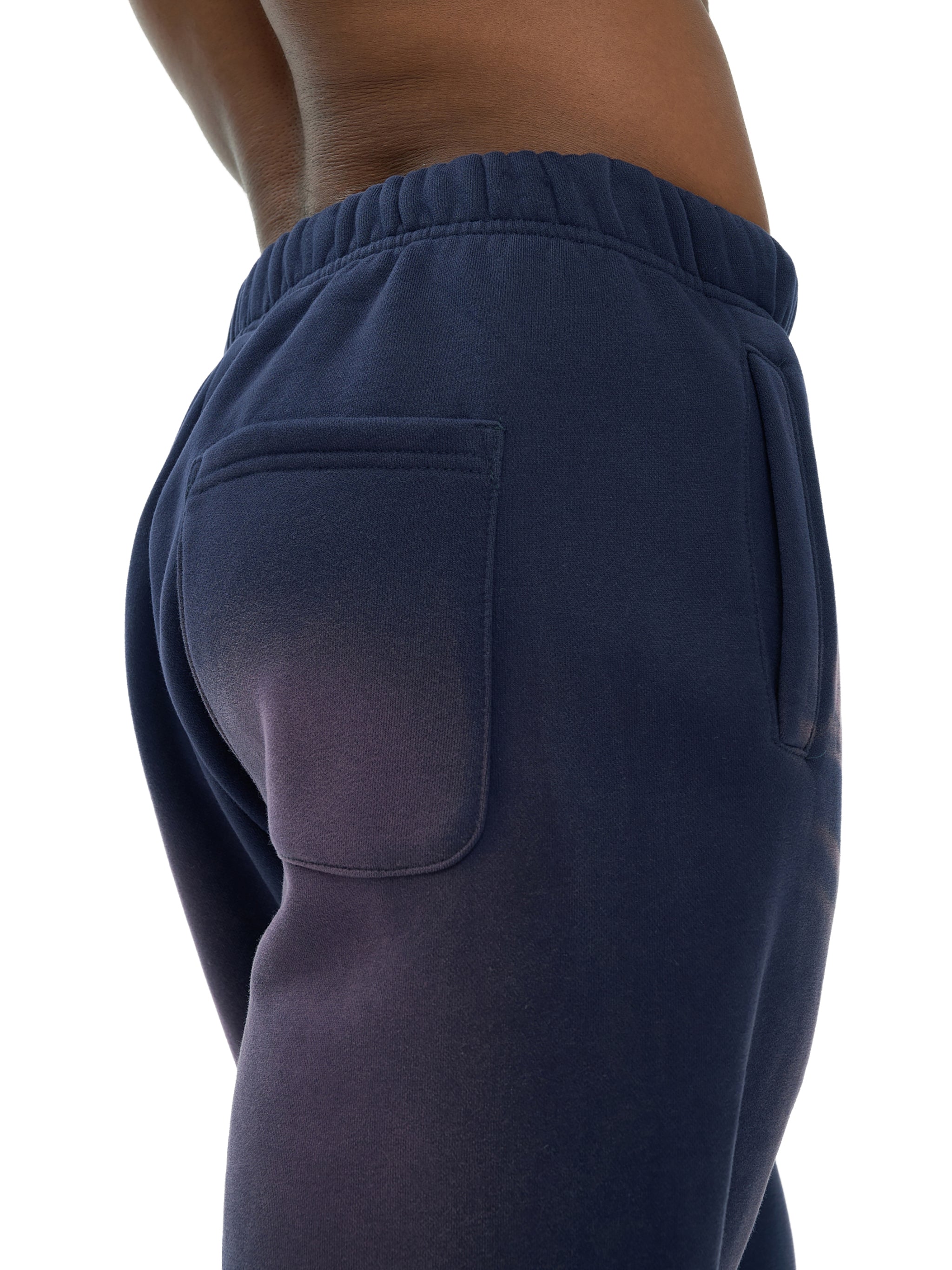 “Men wearing Luxe Reign VÉRON sweatpants” 4