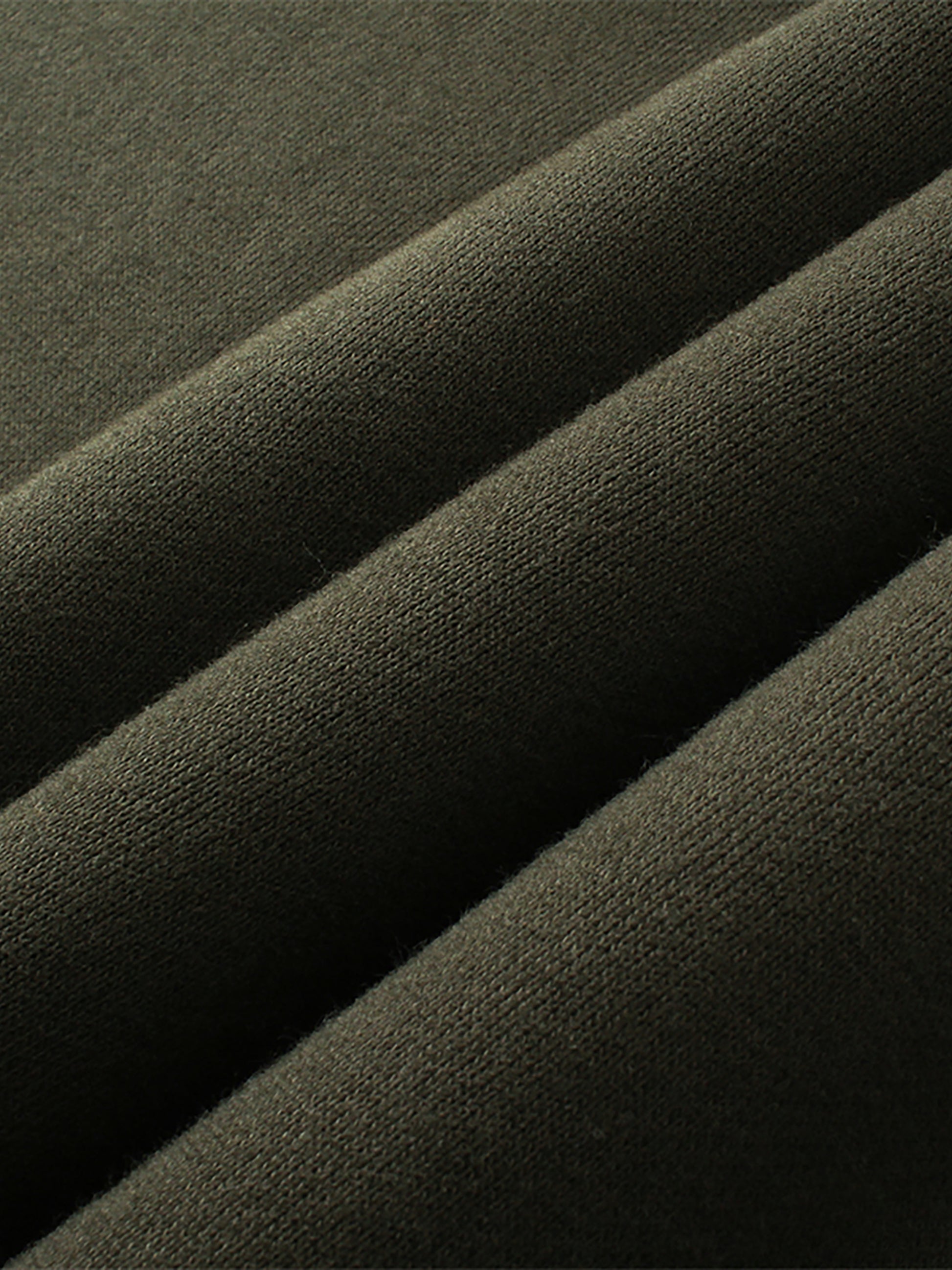 Close-up of premium cotton fabric on VÉRON Le PADRE joggers 5