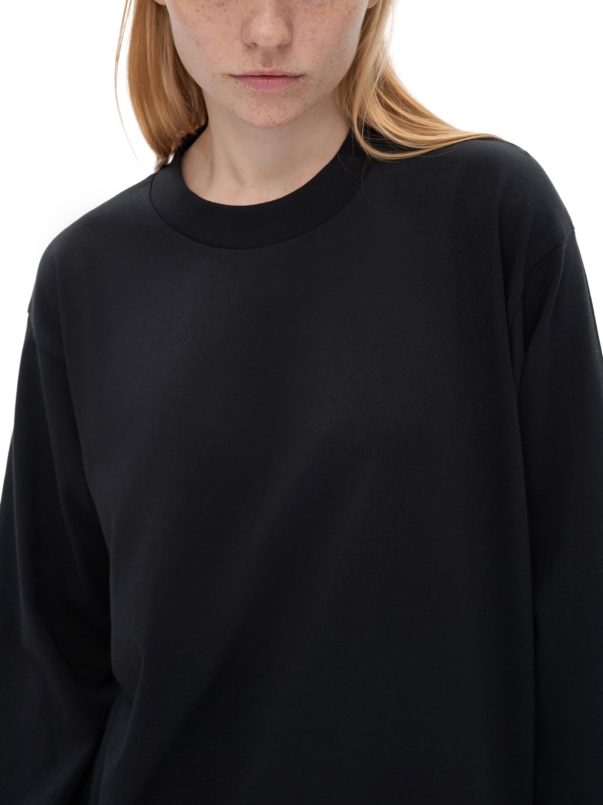 Model wearing VÉRON Domitille designer long sleeve tee casual style 4