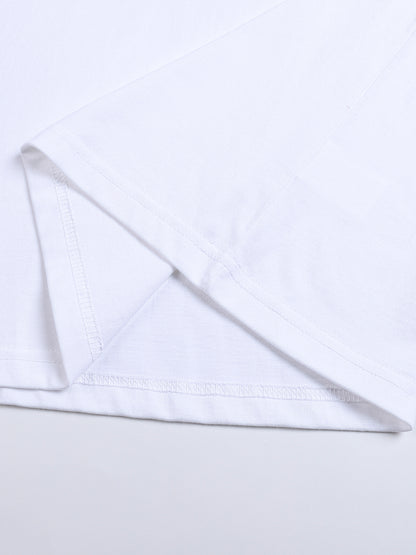 Close-up of soft cotton fabric on VÉRON tank top.

