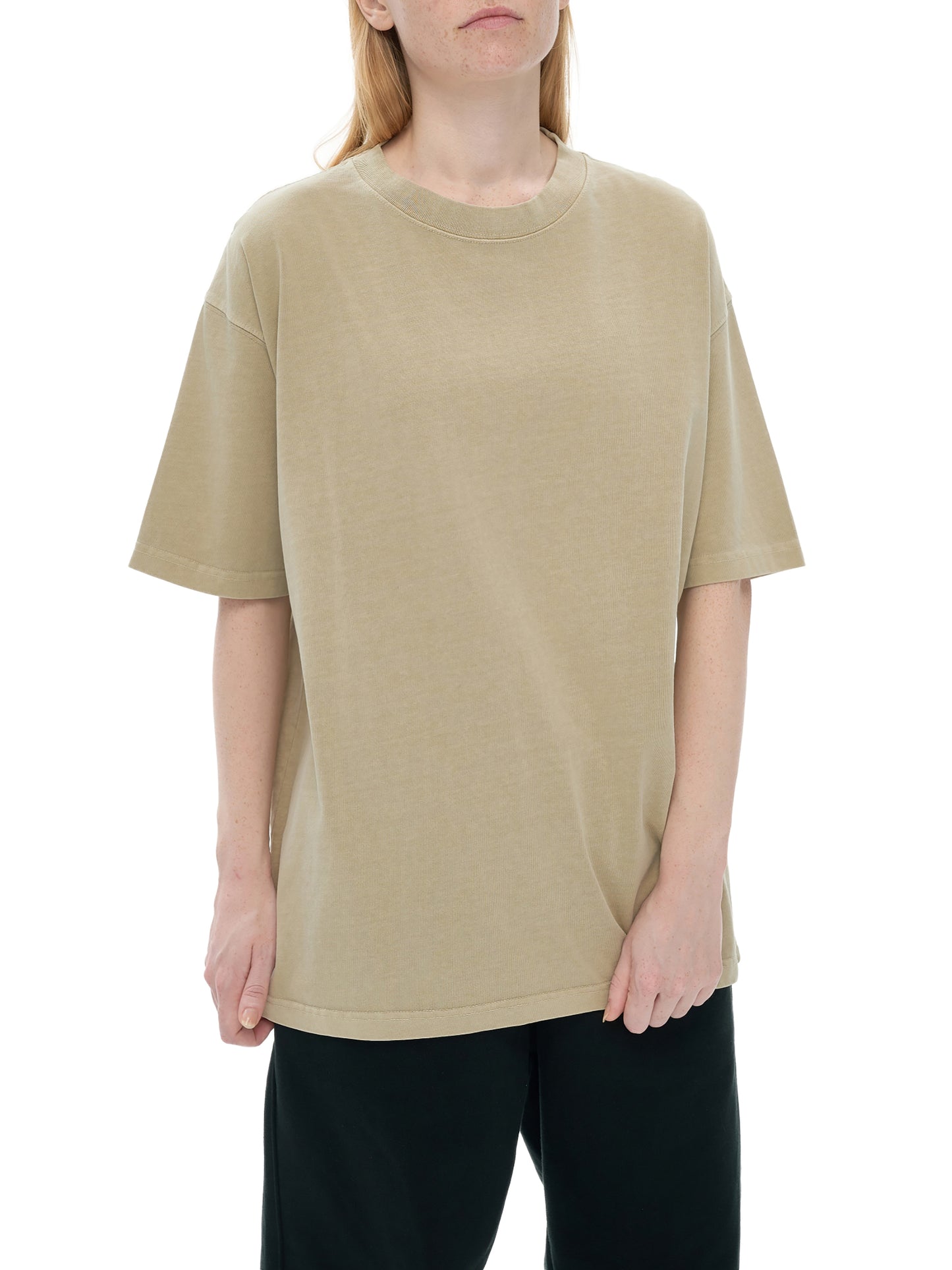Model wearing VÉRON Ombre d’Iris designer streetwear T-shirt 4