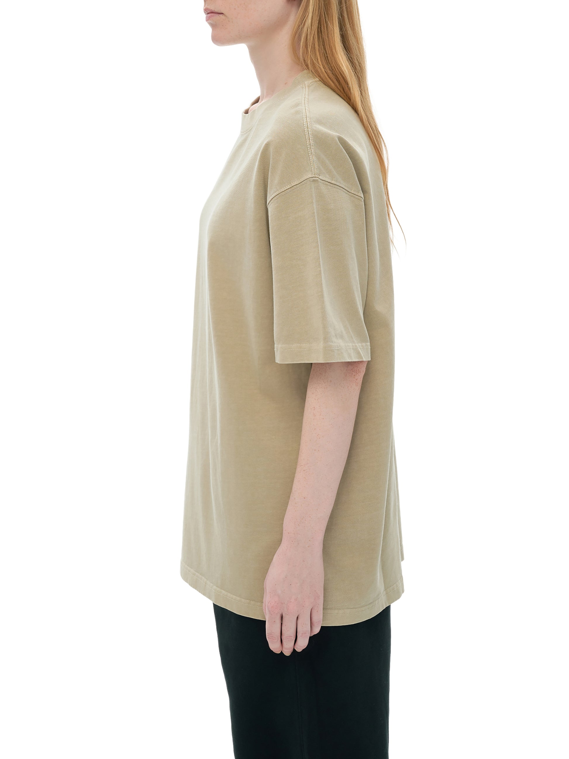 Model wearing VÉRON Ombre d’Iris designer streetwear T-shirt 5