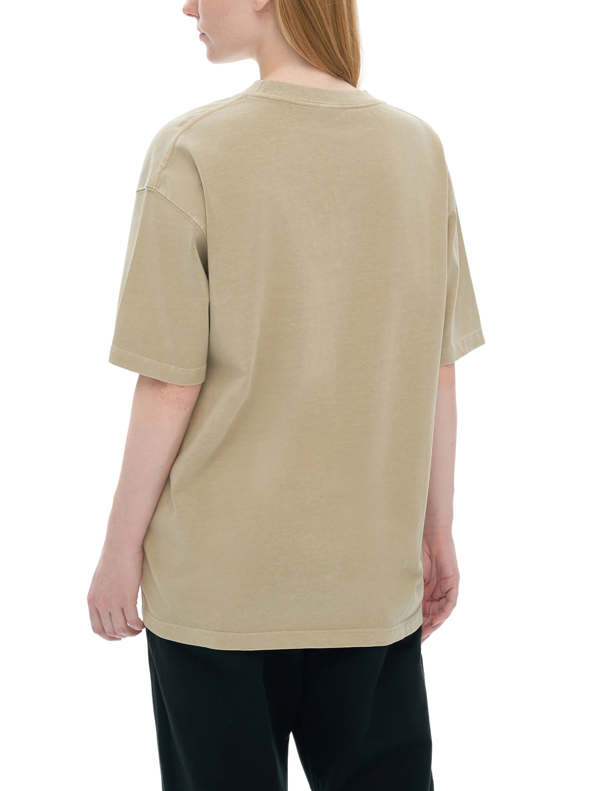 Model wearing VÉRON Ombre d’Iris designer streetwear T-shirt 6