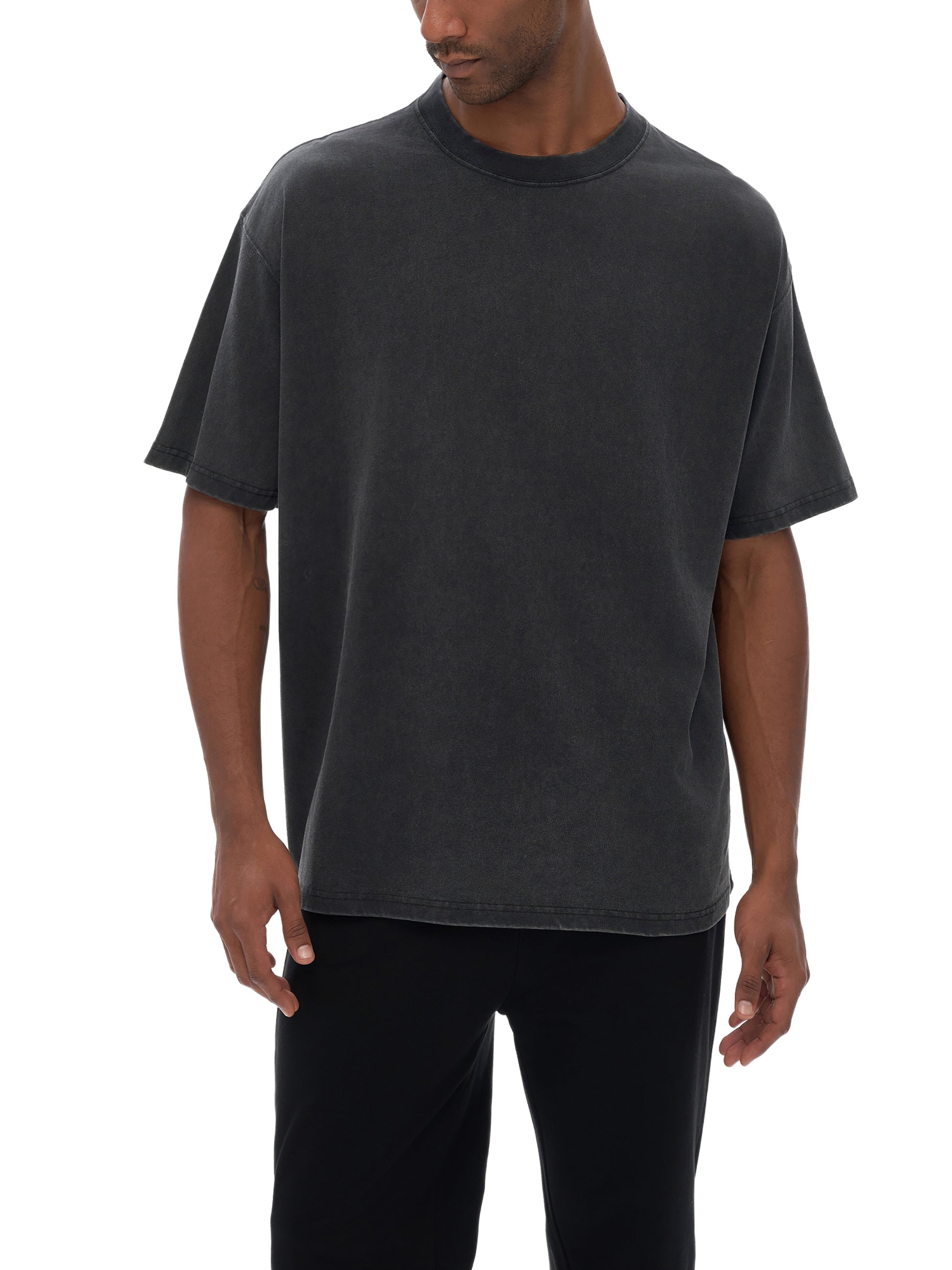Model wearing VÉRON Ombre d’Iris designer streetwear T-shirt 1