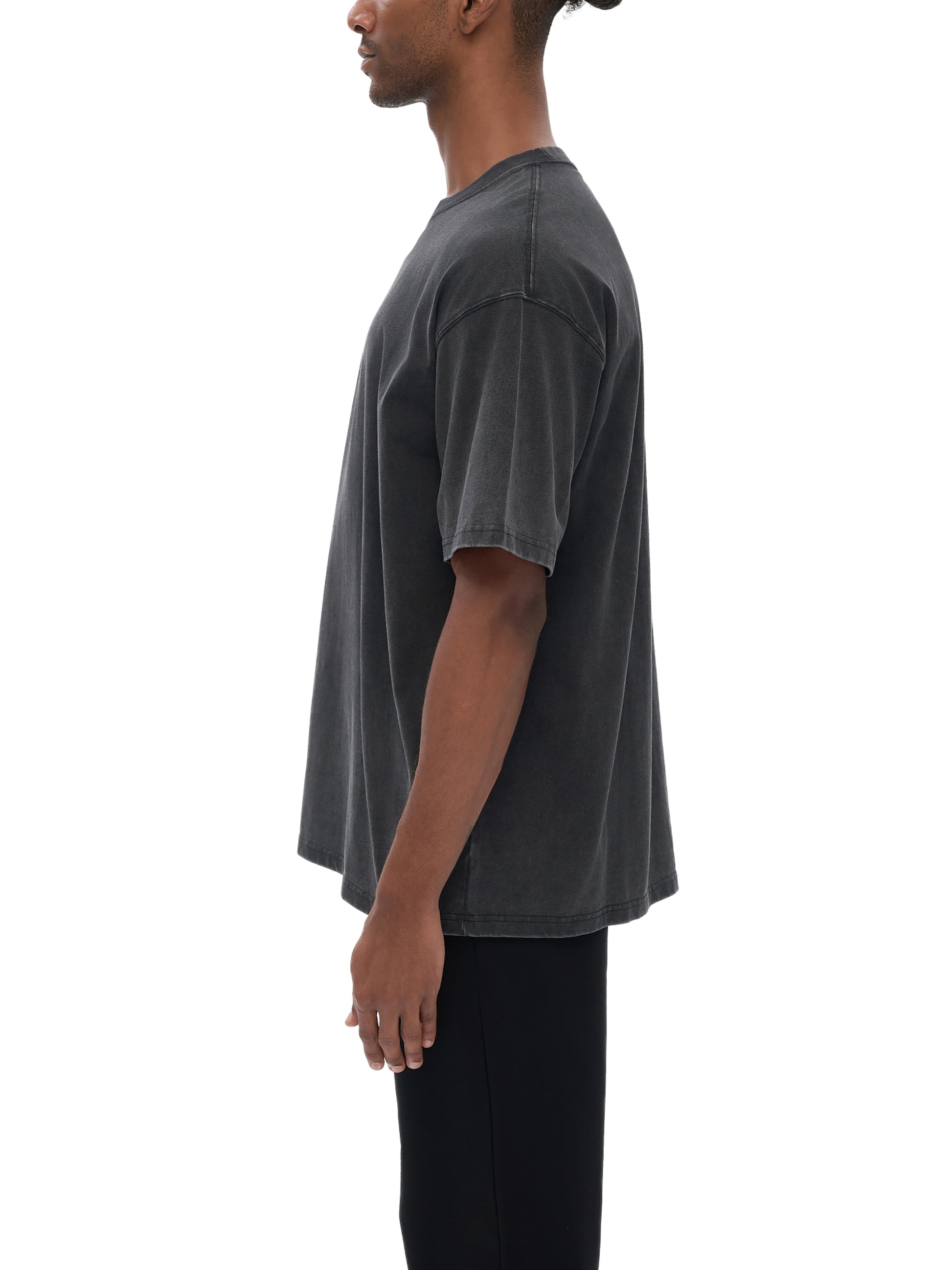 Model wearing VÉRON Ombre d’Iris designer streetwear T-shirt 2
