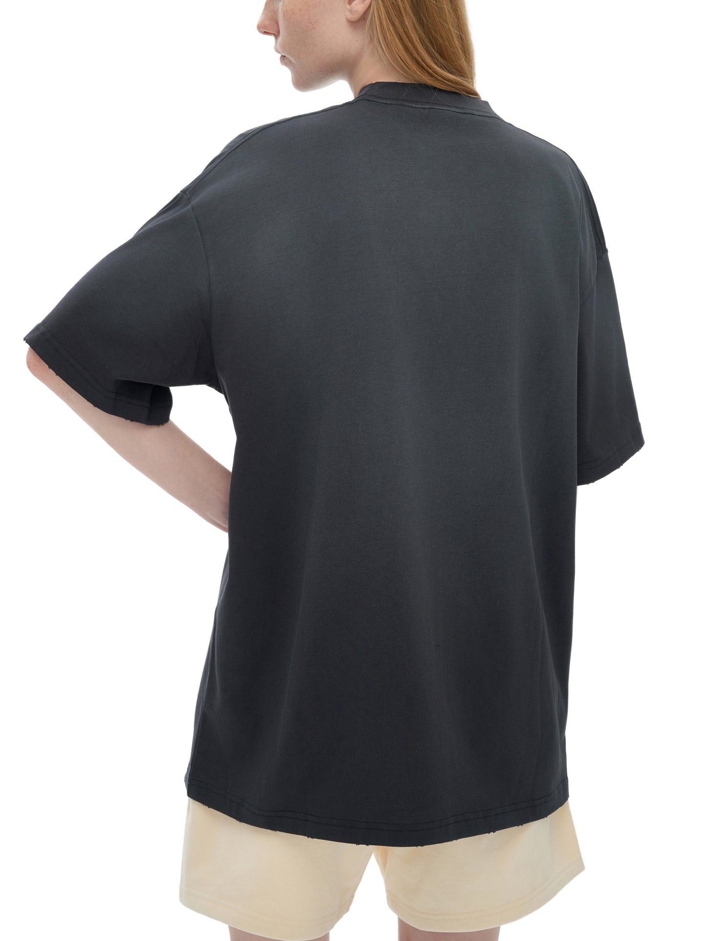 Model styling VÉRON Jouffroy vintage streetwear T-shirt  6