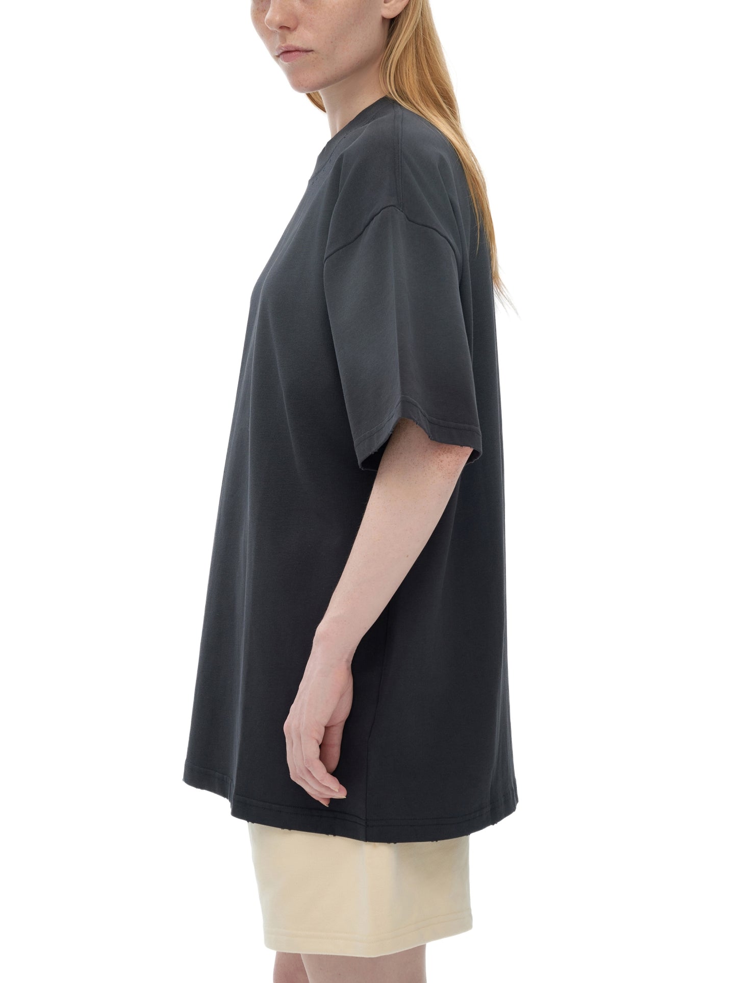 Model styling VÉRON Jouffroy vintage streetwear T-shirt  7