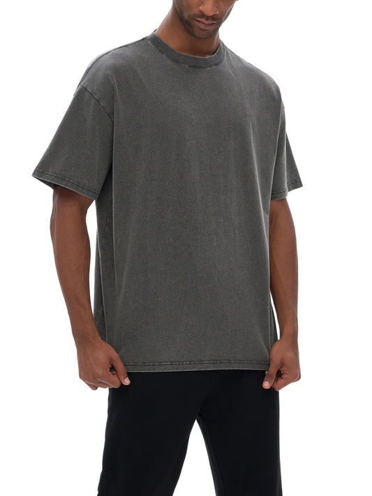 VÉRON premium washed T-shirt on model 1