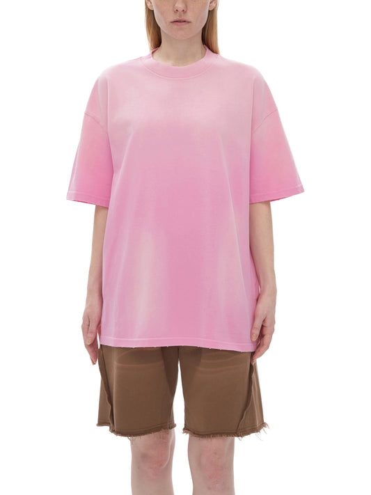 Model styling VÉRON Avenue des Lys designer T-shirt 1