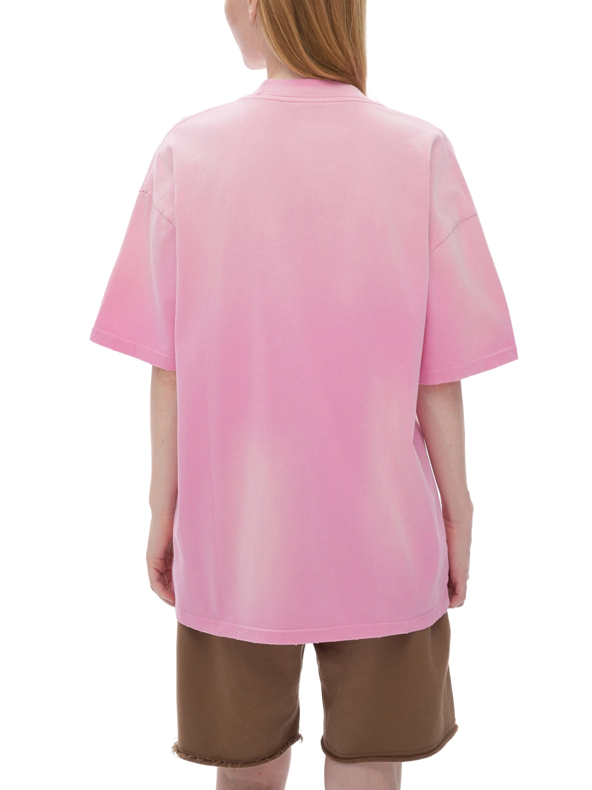 Model styling VÉRON Avenue des Lys designer T-shirt 2