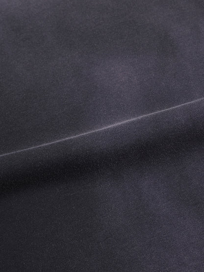Close-up of soft cotton fabric on VÉRON Jacinthe streetwear tee 4