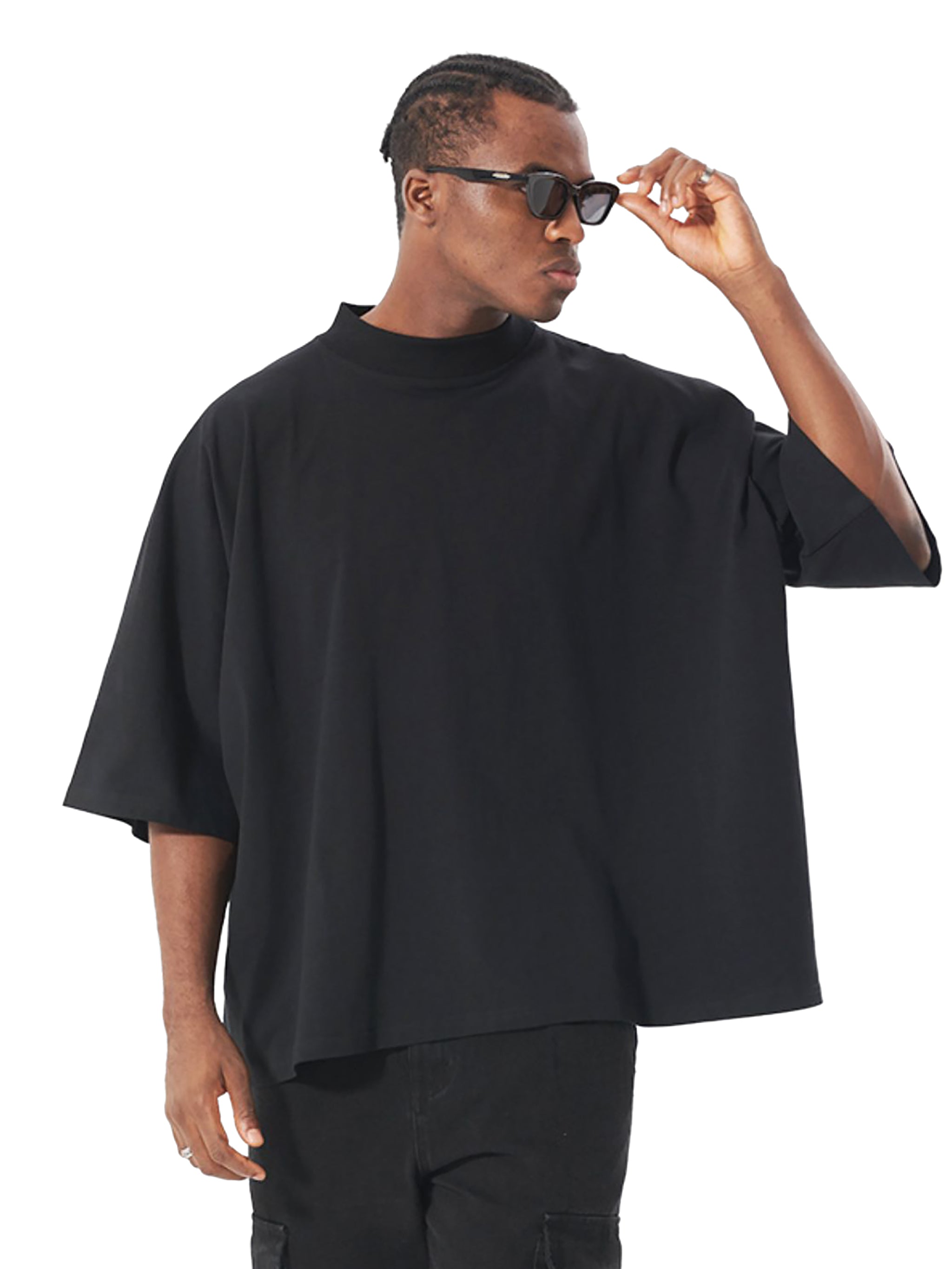 Oversized fit VÉRON Zircone designer T-shirt on male model