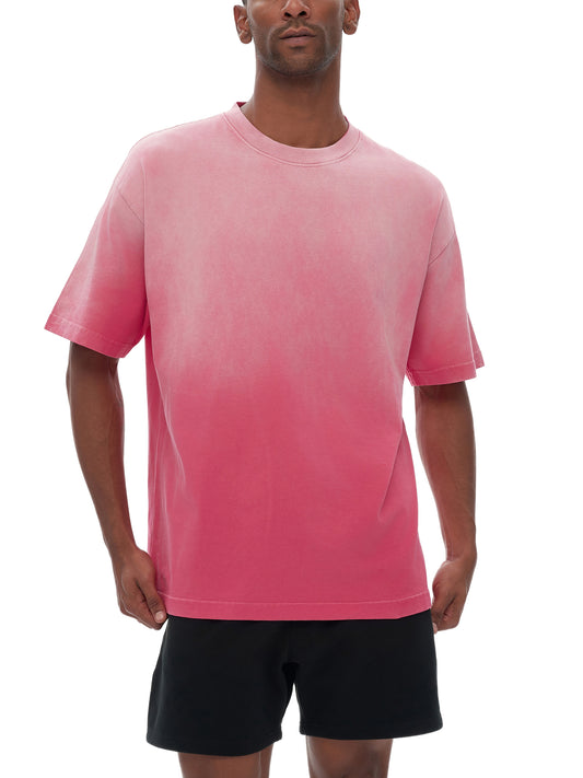 Model styling VÉRON Avenue de Wagram gradient streetwear tee 1