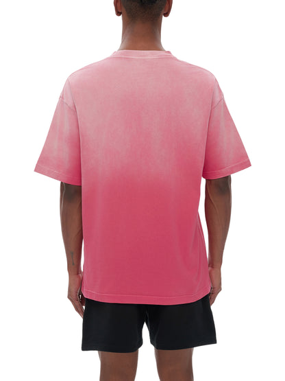 Model styling VÉRON Avenue de Wagram gradient streetwear tee 4