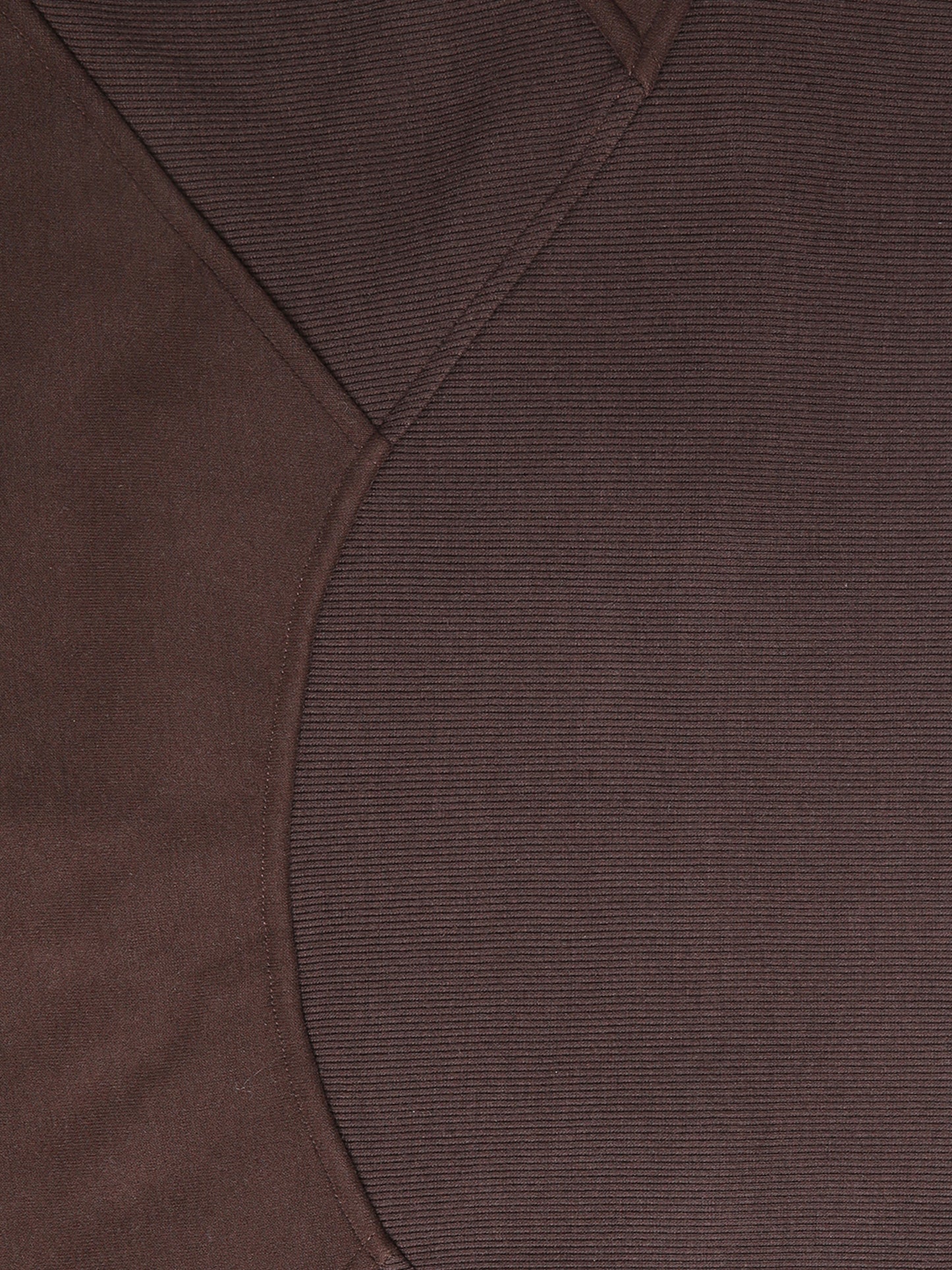 Close-up of zipper and fabric texture on VÉRON Medeline women's hoodie 7.