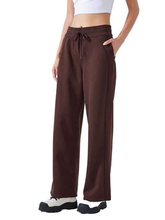 Model styling VÉRON Tourmaline pants 1