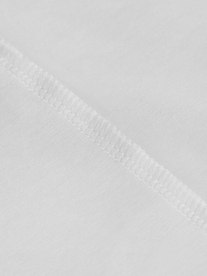 Close-up of VÉRON Adeline T-shirt soft premium fabric texture 3